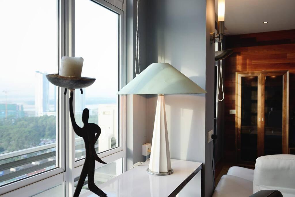 Lavish Retreat: Stylish & Scenic Penthouse * Johor Bahru