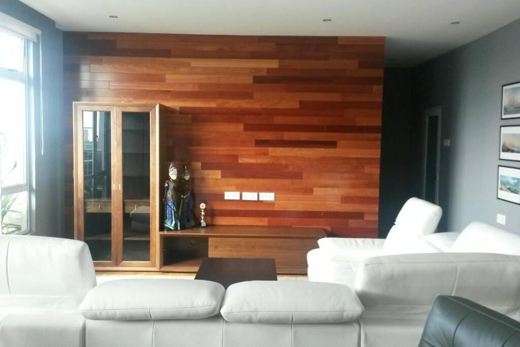 Pangsapuri Lavish Retreat: Stylish & Scenic Penthouse Johor Bahru