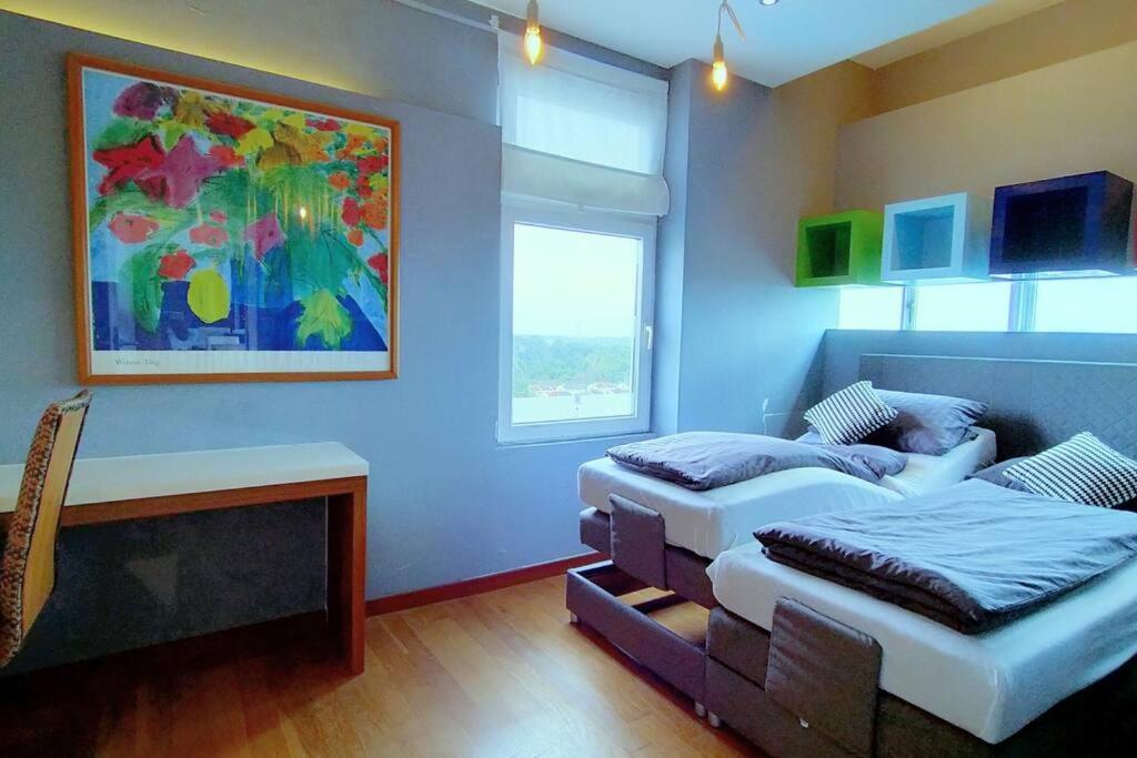 Pangsapuri Lavish Retreat: Stylish & Scenic Penthouse